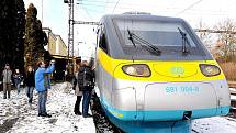 Český rychlovlak Pendolino dorazil poprvé na Františkolázeňské nádraží.