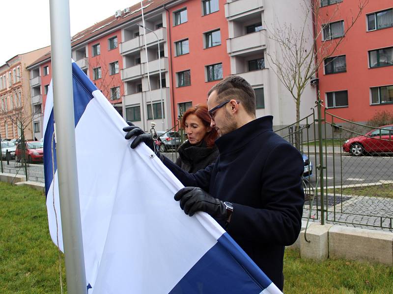 NĚKOLIK AKCÍ, které se věnují židovské kultuře, mají za sebou pracovníci Městské knihovny v Chebu. Tento týden je tam celý věnovaný židovské kultuře a její spojitosti nejen s Chebskem.