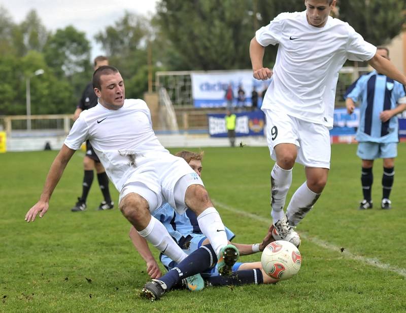 Fotbalisté Hvězdy Cheb na domácím hřišti poprvé zvítězili. Porazili Hořovicko pod vedením trenéra Jana Bergera 1:0.