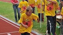 Na hřišti základní školy ve Františkových Lázních se běžela Maratonská štafeta.