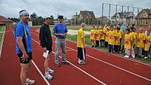 Na hřišti základní školy ve Františkových Lázních se běžela Maratonská štafeta.