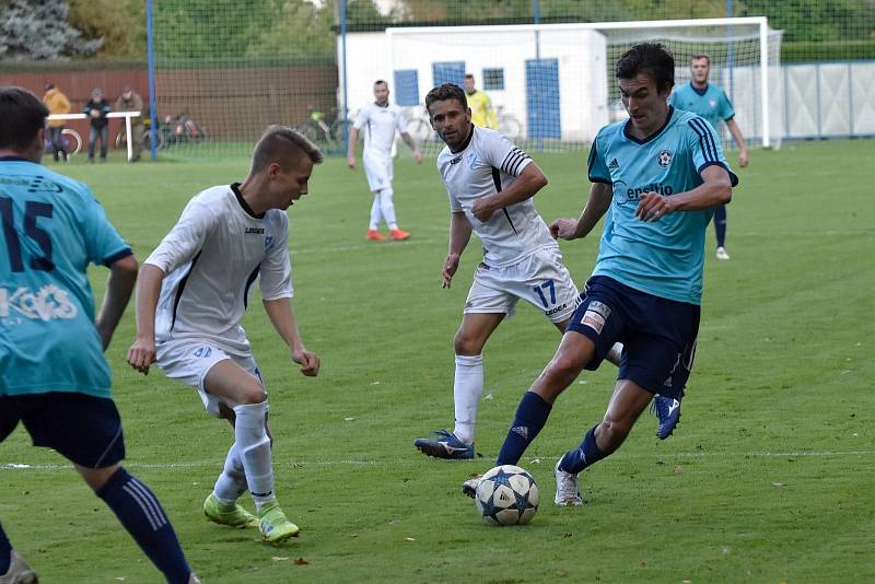 Chebská Hvězda prohrála na půdě Katovic (v modrém) 0:2.