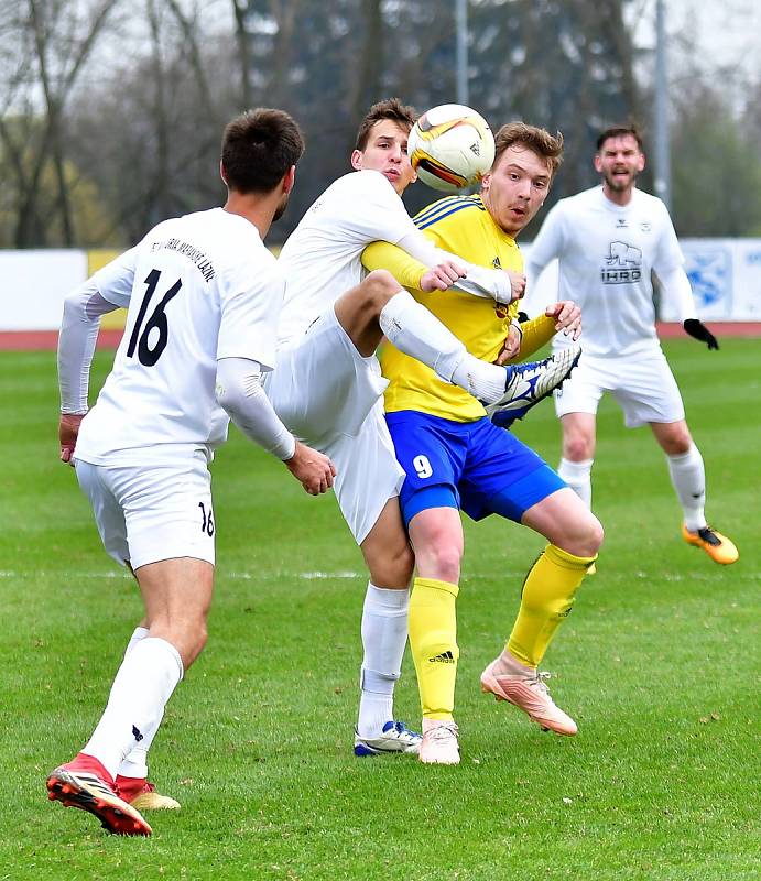 FC Viktoria Mariánské Lázně – SK Senco Doubravka 0:1 (0:1).