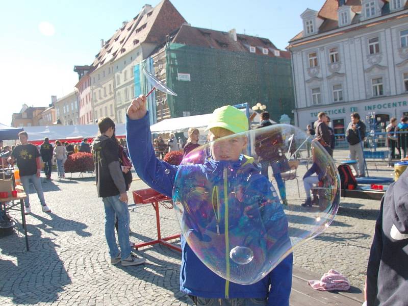 Věda před radnicí v Chebu 2015.