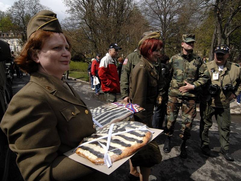 Ve Skalníkovo sadech v Mariánských Lázních si lidé připomněli 63. výročí osvobození