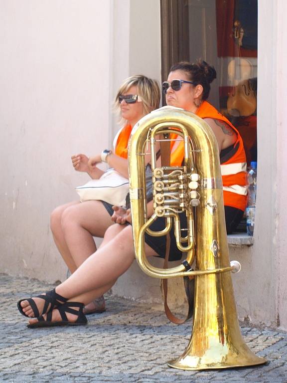 Zahájení 20. ročníku festivalu mládežnických dechových orchestrů a mažoretkových skupin FIJO 2012. 