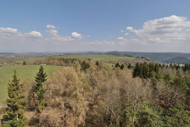 Rozhledna na Krásenském vrchu, Krudum a Dlouhá stoka