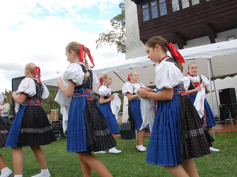 Víkend na hradě Seeberg byl ve znamení 740. výročí a vína.