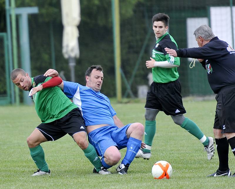 V Lubech se utkali místní fotbalisté s hokejisty karlovarské Energie