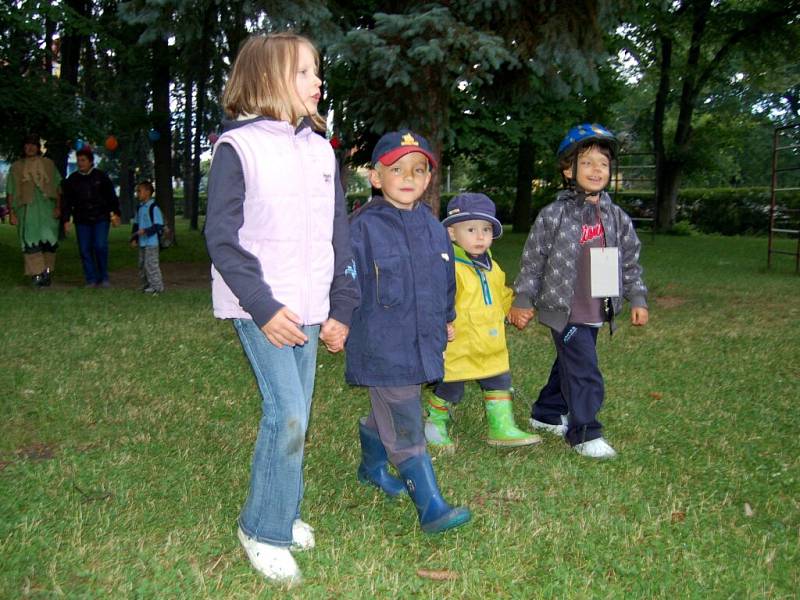 Děti z mateřské školky ve Františkových Lázních slavily konec školního roku