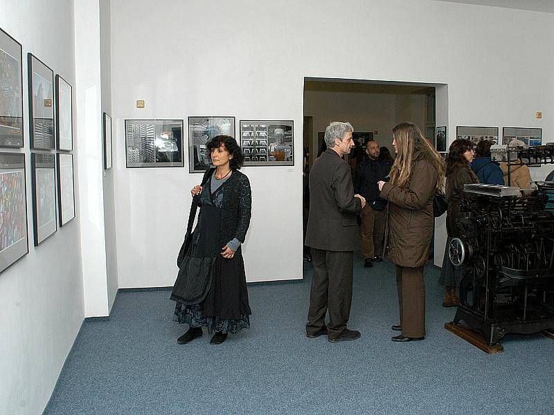 Výběrem z tisíce snímků z roku 2008 vznikla rozsáhlá výstava.