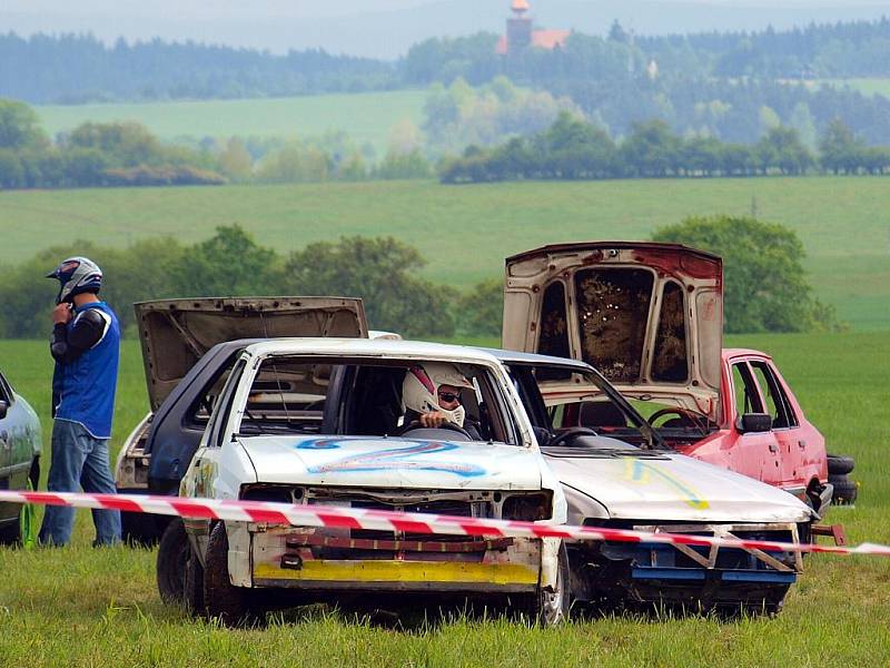 Na letišti Kříženec v Plané u Mariánských Lázní se konal další ročník Motoshow. 