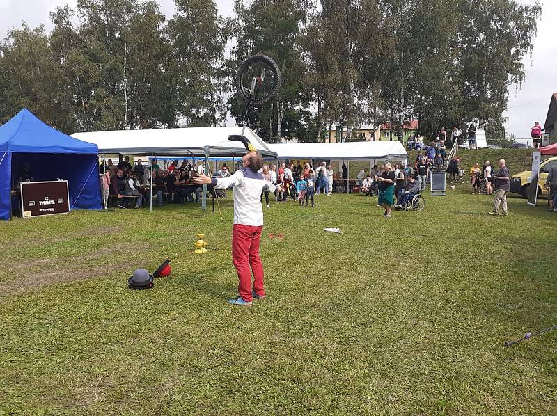 Guláš, guláš a zase guláš. Tak bychom mohli popsat sobotní Gulášo-Fest v Nebanicích, kde se právě guláš skloňoval ve všech pádech. Tento rok už se jednalo o třetí ročník.