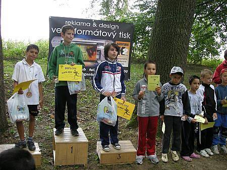 DVAATŘICÁTÝ ZÁVOD ZLATÉ MÍLE přilákal 101 závodníků, kteří přišli změřit síly na různě dlouhých tratích. 