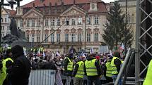 Fotografky ze západu Čech zachytily atmosféru protestů na Staroměstském náměstí