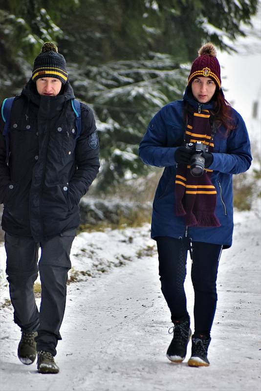 Zasněženou magickou Podhoru využili fotografové, nazdobili vánoční strom.