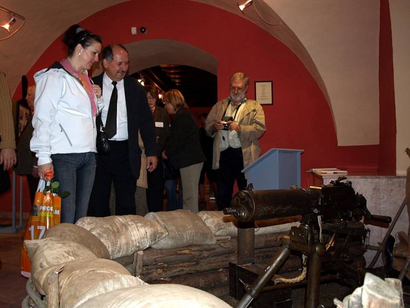 Chebské muzeum slavnostní vernisáží představilo novou expozici věnovanou 1. světové válce