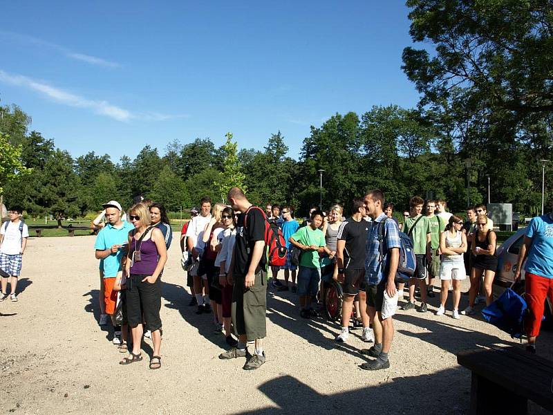 Se školním rokem se loučili žáci a studenti Svobodné chebské školy .