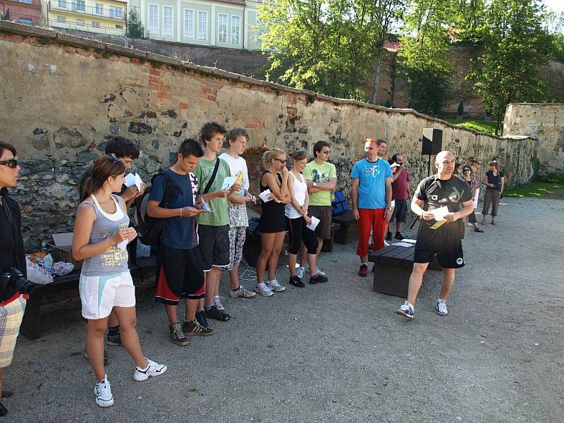 Se školním rokem se loučili žáci a studenti Svobodné chebské školy .