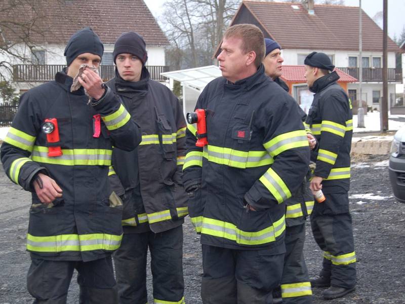 TAKTICKÉ CVIČENÍ Vánice 2016, kdy hasiči a policisté pátrali po pohřešovaných osobách, se uskutečnilo v Pramenech a kladských lesích.