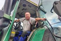 Zemědělci chtějí vyjádřit svůj nesouhlas vládě, který se týká navrhovaných pravidel dotací pro začínající zemědělce a podporují se napříč republikou. Uspořádali jízdu traktorů. Ti u nás na Karlovarsku vyjeli na několika místech.