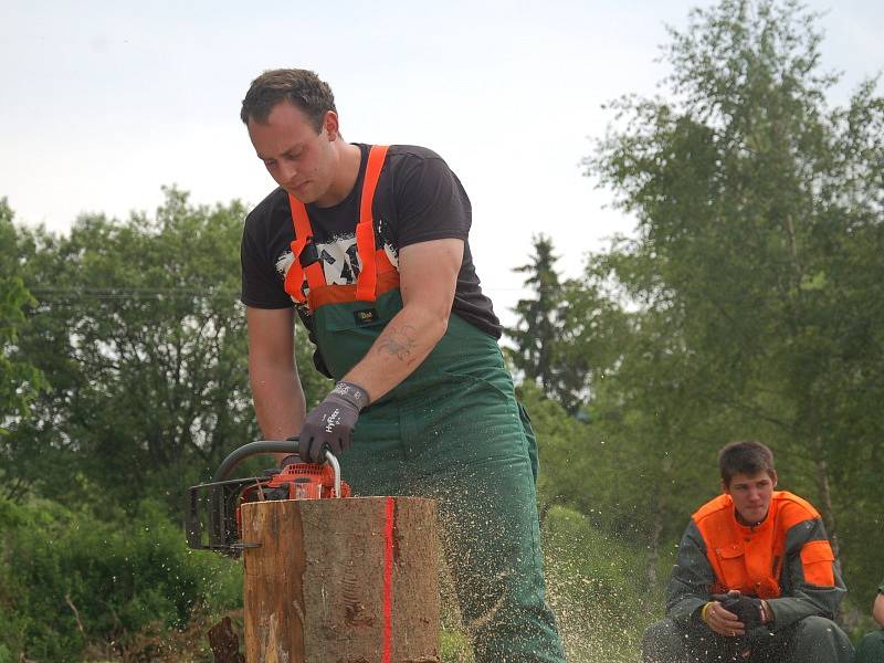 PRAPILA přivítala i soutěžící něžného pohlaví. 