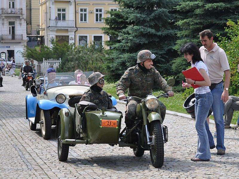 Sraz historických motorových vozidel v sobotu 4. července v Mariánských Lázních