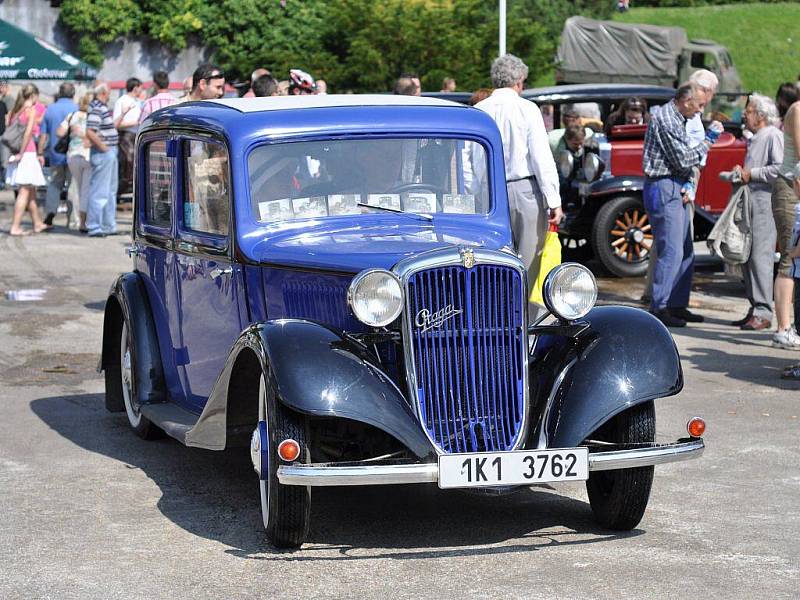 Sraz historických motorových vozidel v sobotu 4. července v Mariánských Lázních