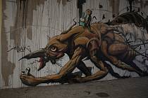 ZAJÍMAVÁ graffiti jsou k vidění také v garážích chebského obchodního centra Interspar. 