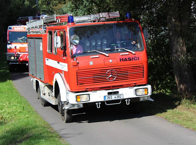 Ve velkém duchu se nesly oslavy 135. lety od založení Sboru dobrovolných hasičů v Boru u Karlových Varů. Součástí bylo i vysvěcení zbrusu nového praporu v kostele svaté Máří Magdalény.