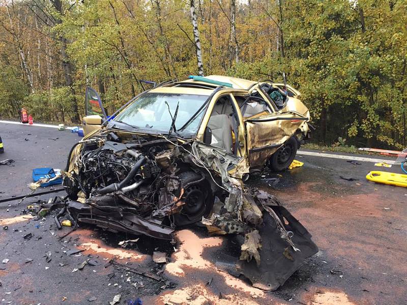 Tragická dopravní nehoda se stala v úterý odpoledne mezi Chebem a Dolním Žandovem. 