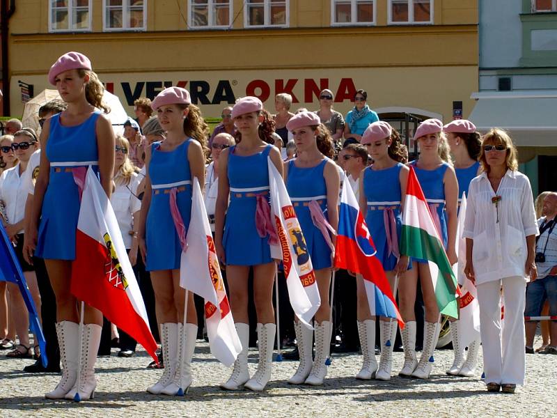 Zahájení 20. ročníku festivalu mládežnických dechových orchestrů a mažoretkových skupin FIJO 2012. 