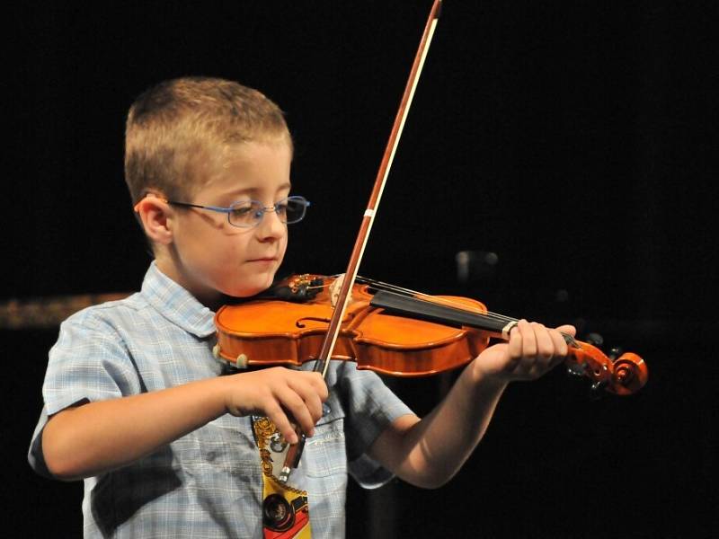 Základní umělecká škola ve Františkových Lázních pořádala v divadle Boženy Němcové koncert nejmladších žáků školy