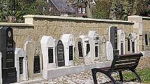 Zrekonstruovaný hřbitov ve Vernéřově na Ašsku