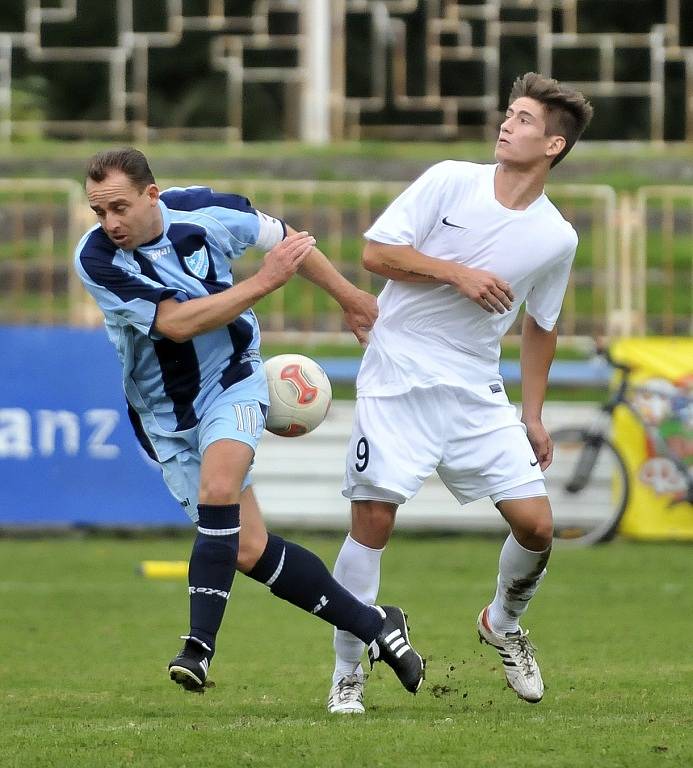 Fotbalisté Hvězdy Cheb na domácím hřišti poprvé zvítězili. Porazili Hořovicko pod vedením trenéra Jana Bergera 1:0.