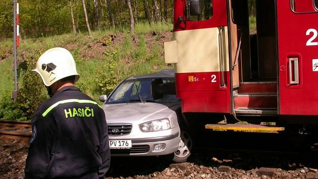 Před několika lety došlo k tragické dopravní nehodě na železničním přejezdu u Hazlova na Chebsku