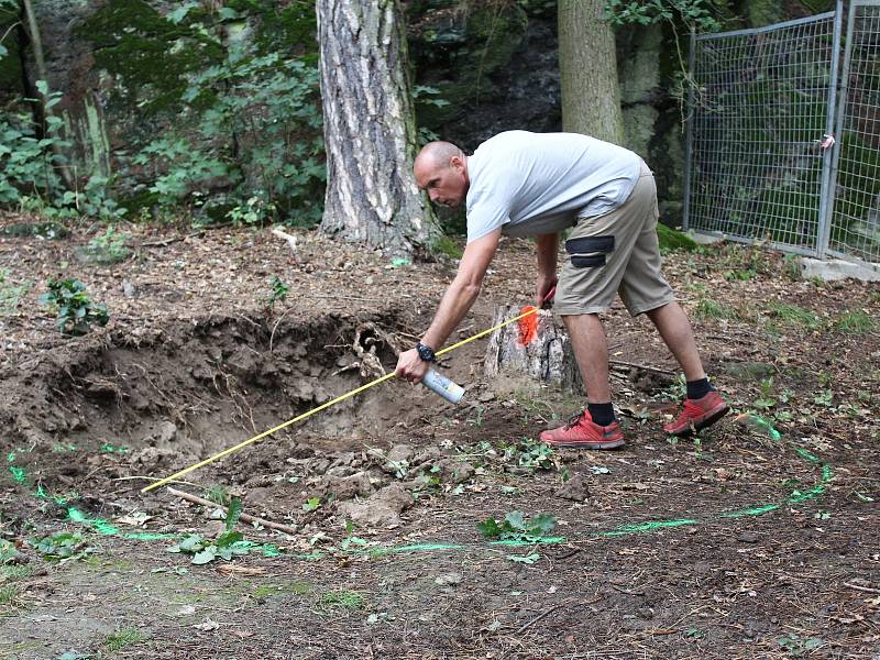 Odborníci se chtějí dozvědět co nejvíce o vyhaslé sopce Komorní hůrkau Františkových Lázní.