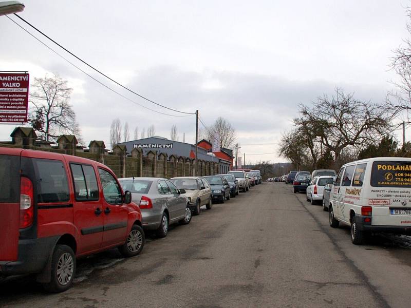 Poslední rozloučení s Martinem Voborníkem v kapli chebského hřbitova