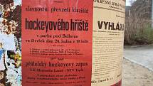 Kolemjdoucí mohou v Mariánských Lázních vidět plakáty z roku 1946.