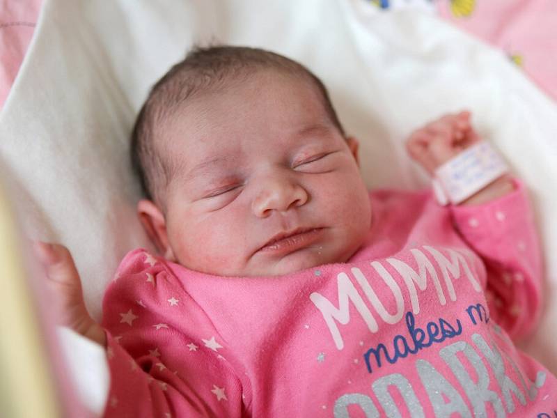 Denisa Baogová si poprvé prohlédla svět v úterý 28. března v 18.30 hodin. Při narození vážila 3 400 gramů. Doma v Chebu se z malé Denisky těší sourozenci Samuel, Karolína a Lukáš, maminka Denisa a tatínek Milan