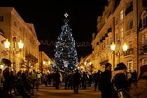 Tradiční rozsvícení vánočního stromu se uskutečnilo ve Františkových Lázních.