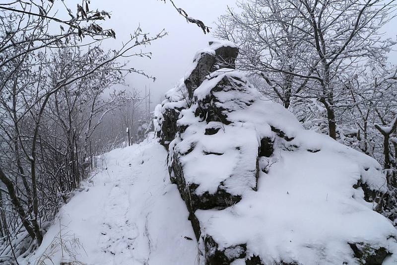 Zasněženou magickou Podhoru využili fotografové, nazdobili vánoční strom.