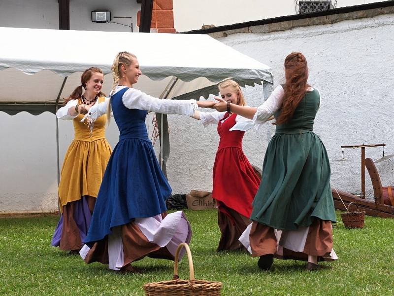 Hrad Seeberg ožil historickým jarmarkem.