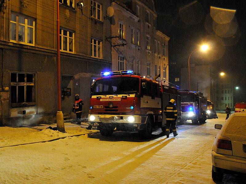 Požár televize v bytě vyděsil řadu lidí v ašské ulici Nádražní.