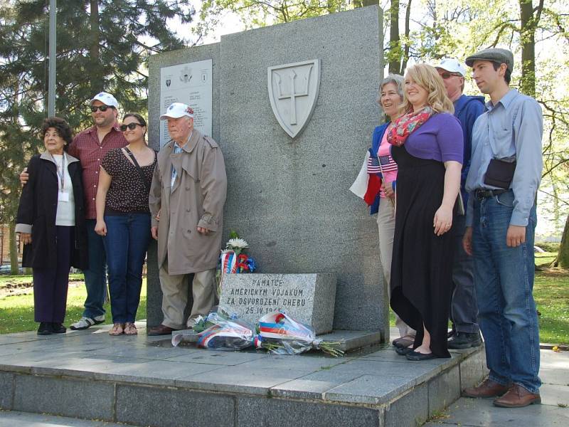 Američtí veteráni 97. pěší divize navštívili po pěti letech místa, kde bojovali.