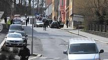 Policisté zasahovali v ašské ulici Gustava Geipela. 