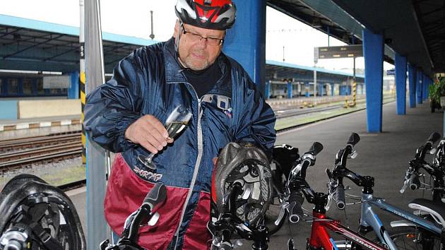 Poslední školní den si na cyklovýlet vyjel i náměstek hejtmana Petr Navrátil. 