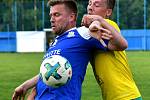 Nejdecký FK udolal před svými fanoušky Františkovy Lázně (ve žlutém) v poměru 2:1.