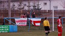 Fotbalisté Klatov (v červených dresech) v utkání divizní skupiny A doma remizovali s favorizovanou Třeboní 0:0.