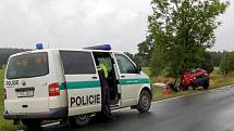 Tragická dopravní nehoda se stala v úterý 22. července u Skalné na Chebsku. Řidička nepřežila náraz do stromu